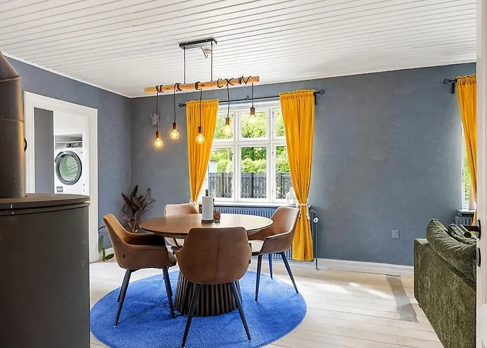 Modern Retreat Close To Everything In Djursland Villa *